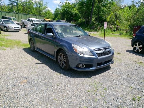 Used 2014 Subaru Legacy 2.5i Premium AWD/4WD image 2