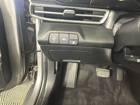 Certified 2022 Hyundai Elantra SEL w/ Convenience Package FWD image 19