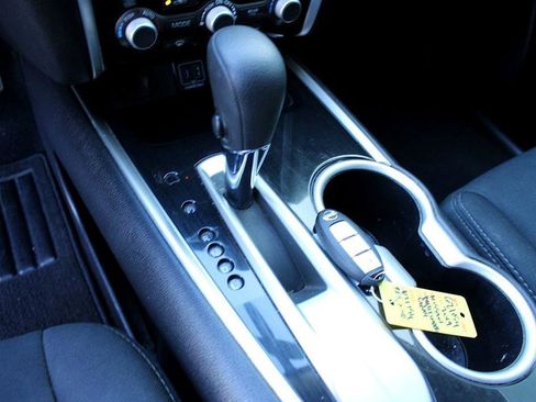 Used 2019 Nissan Pathfinder S image 11