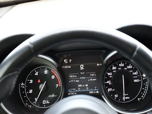 Used 2022 Alfa Romeo Stelvio Ti image 32