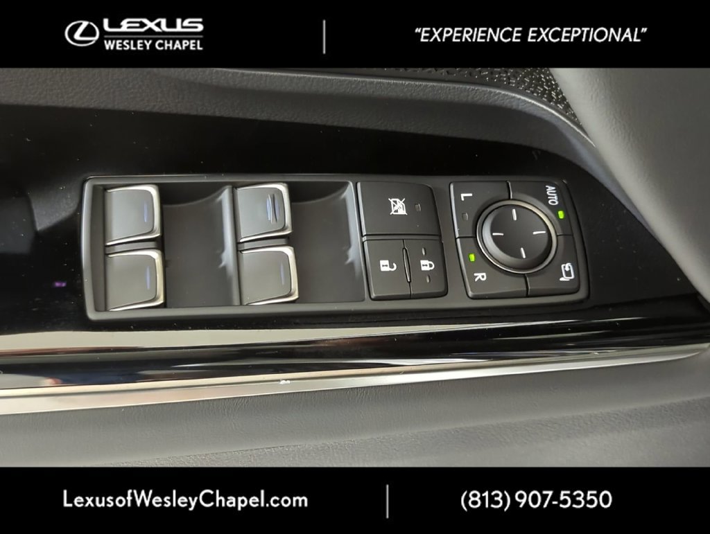 Used 2025 Lexus LX 700h Overtrail AWD/4WD image 17