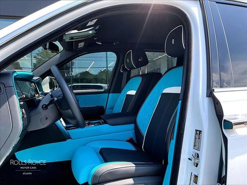 Certified 2025 Rolls-Royce Cullinan AWD/4WD image 23