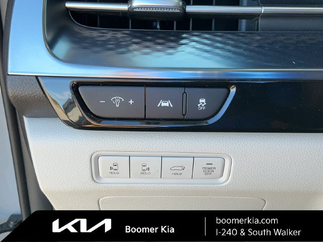 Used 2024 Kia Carnival SX Prestige FWD image 19