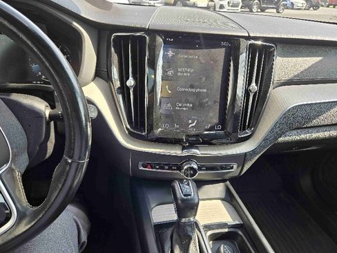 Used 2020 Volvo XC60 T6 Inscription image 16