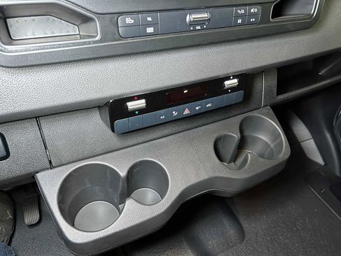 Used 2024 Mercedes-Benz Sprinter 2500 image 30