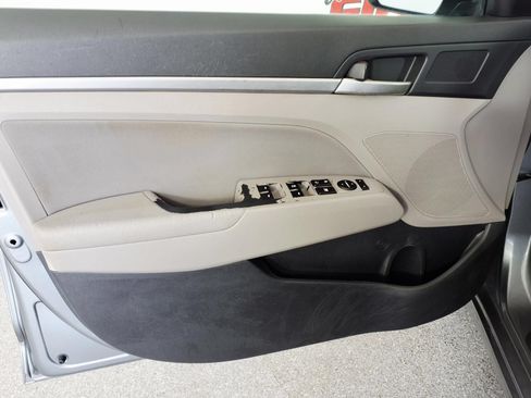 Used 2019 Hyundai Elantra SEL FWD image 25