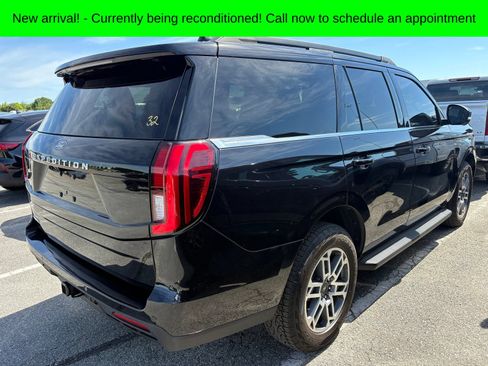 Used 2025 Ford Expedition Active AWD/4WD image 6