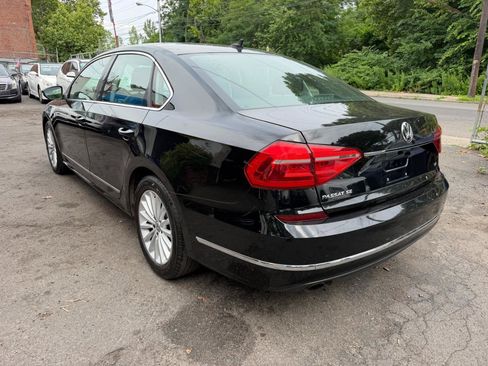 Used 2016 Volkswagen Passat 1.8T SE FWD image 8
