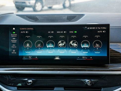 Used 2023 BMW X7 xDrive40i image 12