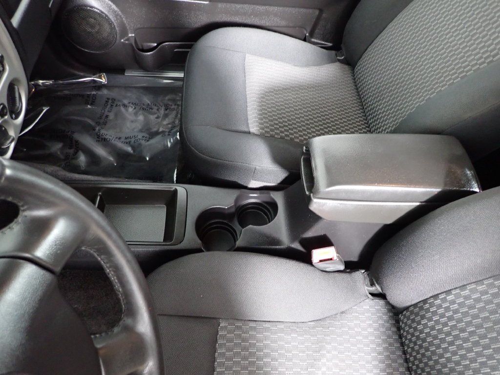 Used 2010 GMC Canyon SLE AWD/4WD image 25