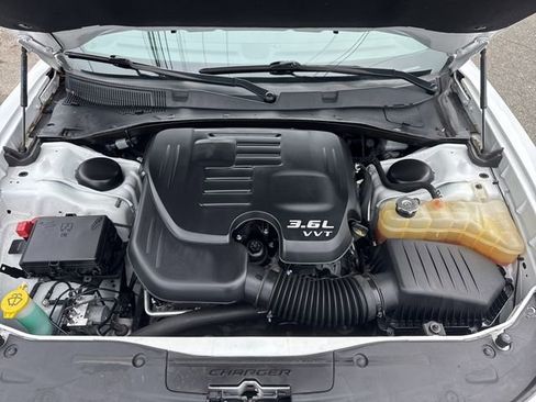 Used 2021 Dodge Charger SXT w/ Leather Interior Group RWD image 42