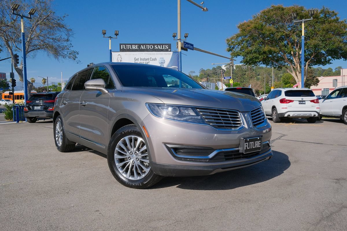 Used 2016 Lincoln MKX Select w/ Select Plus Package FWD image 3