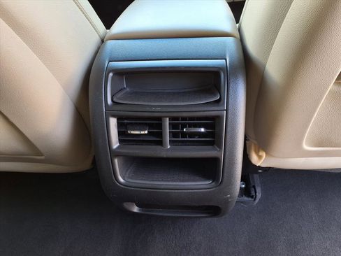 Used 2018 Cadillac XT5 Base image 14