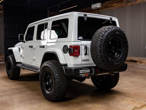 Used 2025 Jeep Wrangler Unlimited Sahara AWD/4WD image 5