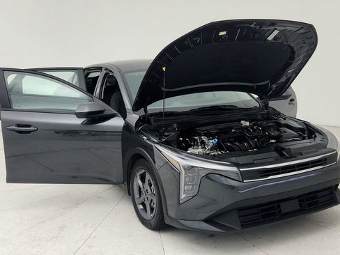 Used 2025 Kia K4 FWD image 11