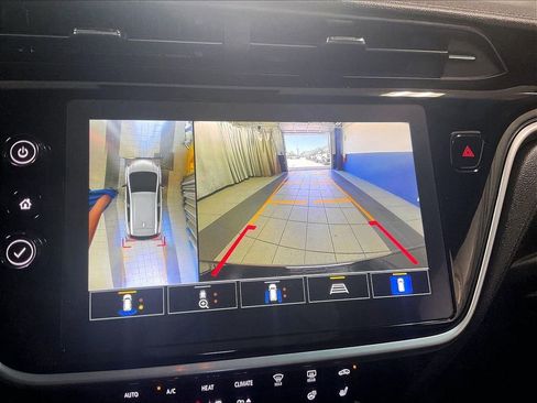 Used 2023 Chevrolet Bolt LT FWD image 19