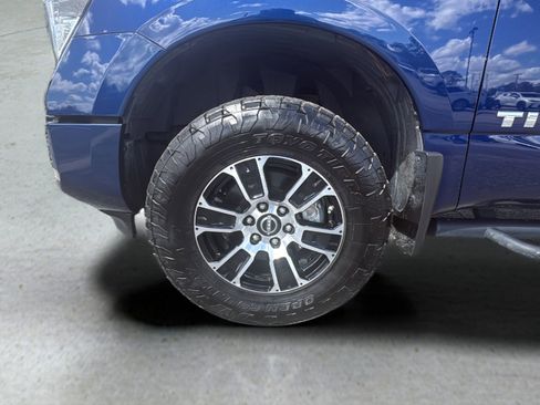 Used 2024 Nissan Titan SV w/ SV Convenience Package AWD/4WD image 15