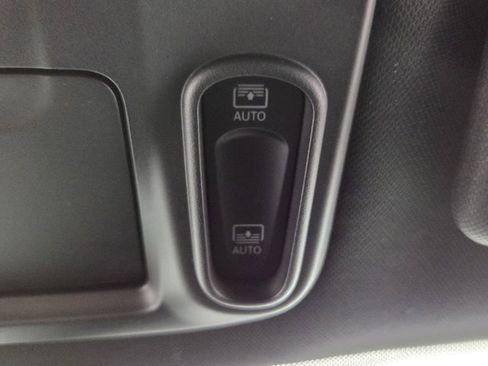 New 2026 Chrysler Pacifica Select image 28