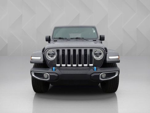 Used 2022 Jeep Wrangler Unlimited Sahara w/ Cold Weather Group AWD/4WD image 7
