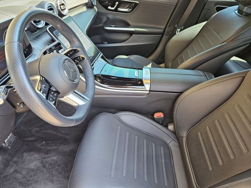 Used 2023 Mercedes-Benz C 300 Sedan image 9