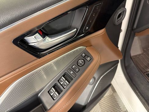 Used 2024 Acura MDX SH-AWD w/ Technology Package image 18