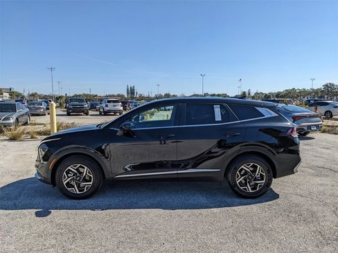 Certified 2024 Kia Sportage LX image 6