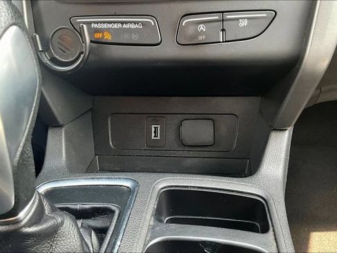 Used 2019 Ford Escape SE AWD/4WD image 16