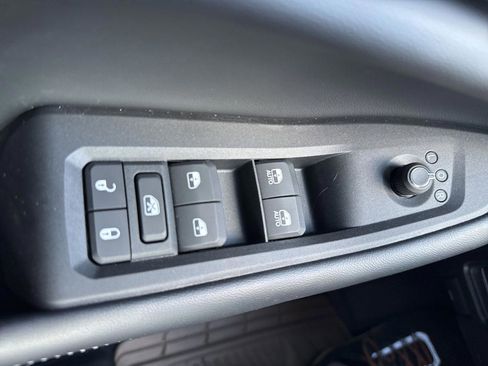 Certified 2025 Jeep Grand Cherokee Limited w/ Black Appearance Package image 21