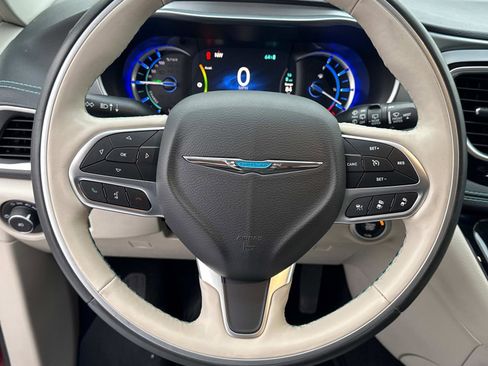 Used 2020 Chrysler Pacifica Limited w/ Advanced Safetytec Group image 28