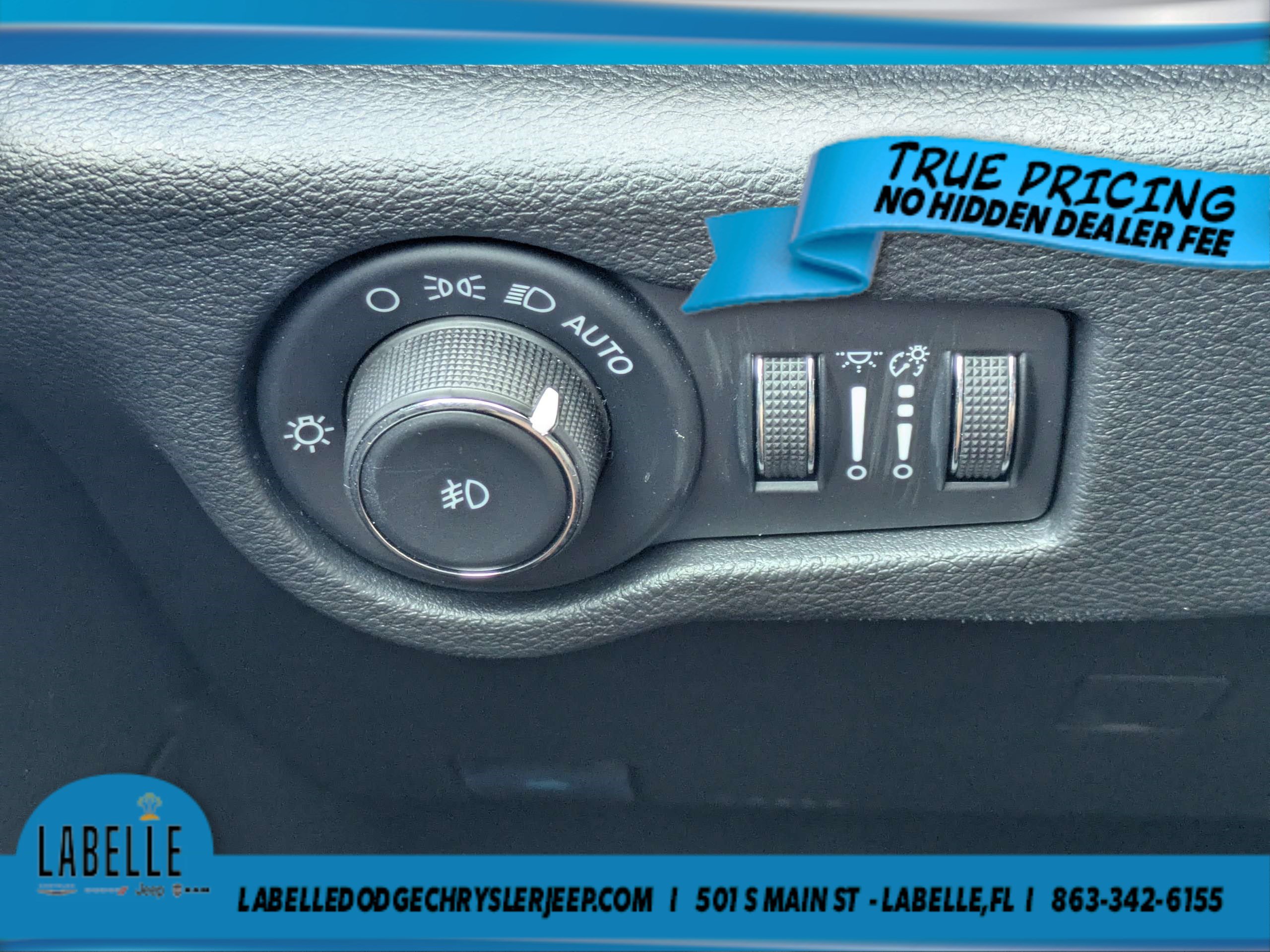 Used 2026 Chrysler Pacifica Select FWD image 20