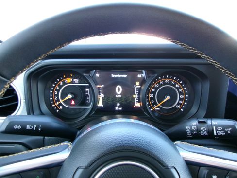 New 2025 Jeep Wrangler Unlimited Sahara image 9