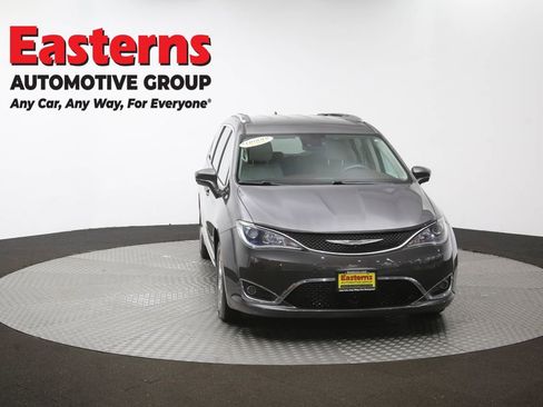 Used 2017 Chrysler Pacifica Touring-L Plus w/ Advanced Safetytec Group FWD image 54