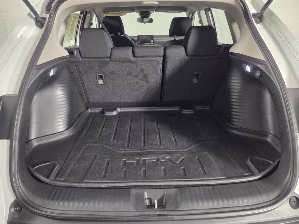 Used 2023 Honda HR-V LX image 45