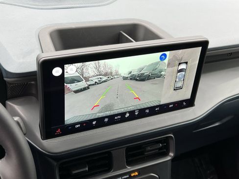 Used 2025 Ford Maverick Lariat w/ Black Appearance Package image 17