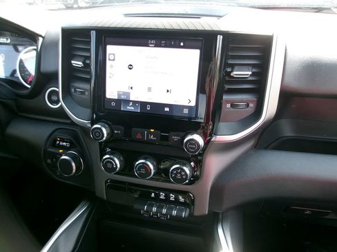 New 2026 RAM 1500 Express AWD/4WD image 12