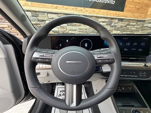 Used 2026 Hyundai Kona SEL Premium image 17