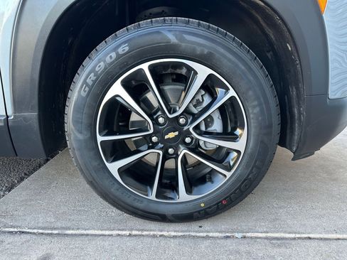 Used 2025 Chevrolet TrailBlazer LT image 28
