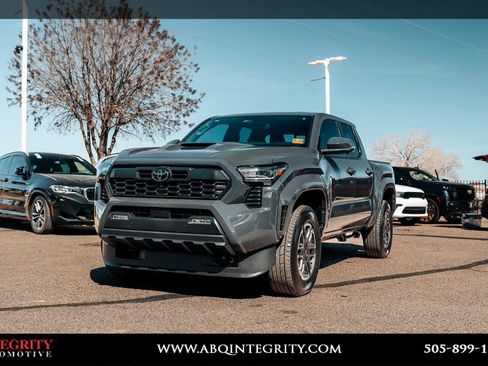 Used 2026 Toyota Tacoma TRD Sport image 3