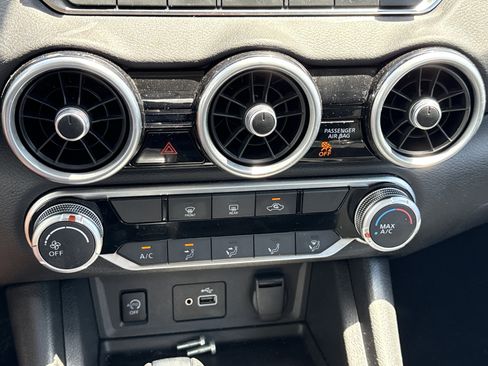 Used 2025 Nissan Sentra S image 17