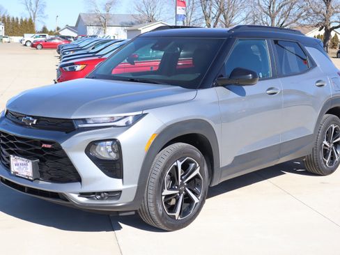 Used 2023 Chevrolet TrailBlazer RS w/ Convenience Package image 2