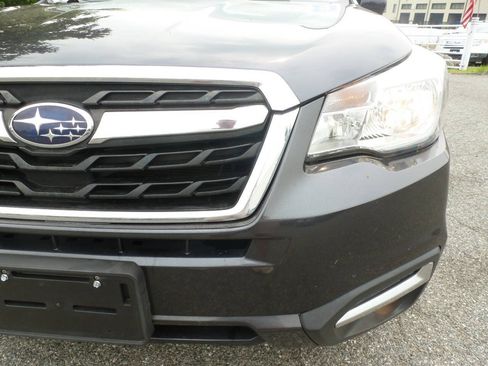 Used 2018 Subaru Forester 2.5i Premium w/ All-Weather Package AWD/4WD image 4