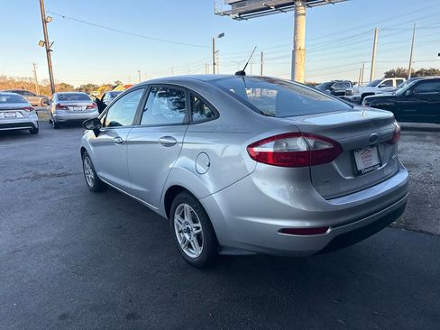 Used 2018 Ford Fiesta SE FWD image 5