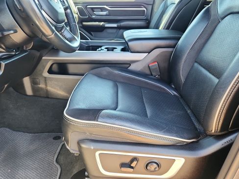 Used 2024 RAM 1500 Laramie AWD/4WD image 10