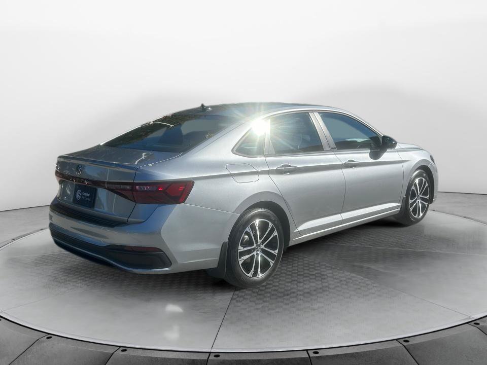 Used 2026 Volkswagen Jetta Sport FWD image 7