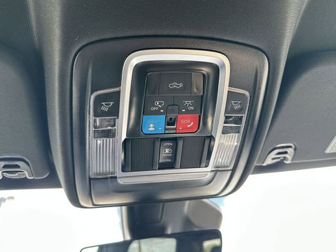 Used 2025 RAM 1500 Laramie AWD/4WD image 22