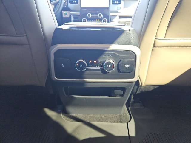 Used 2024 Ford Expedition XLT RWD image 9