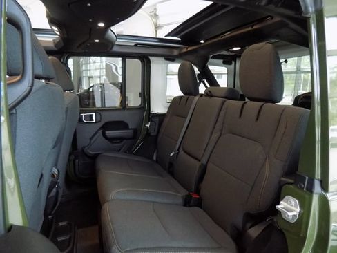 Used 2024 Jeep Wrangler Unlimited w/ Convenience Group AWD/4WD image 16