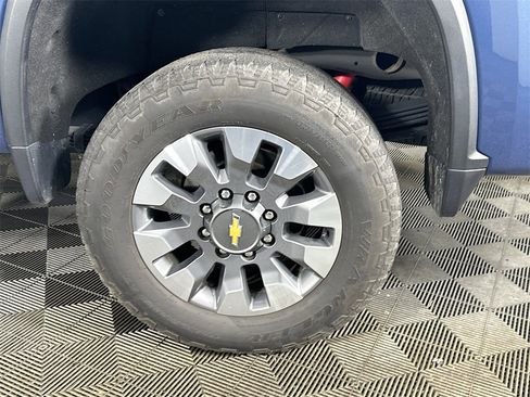 Used 2024 Chevrolet Silverado 2500 LT image 34