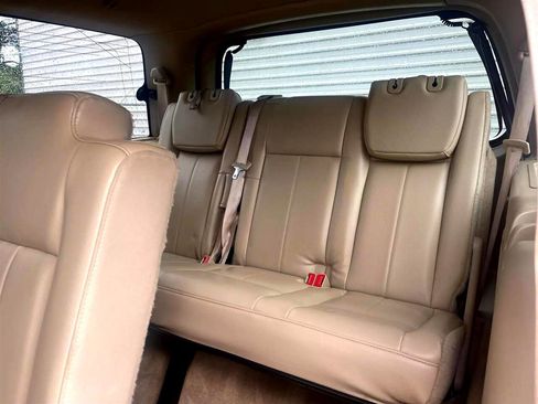 Used 2012 Ford Expedition XLT image 23