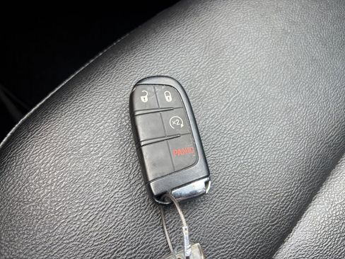 Used 2025 Jeep Compass Limited AWD/4WD image 23